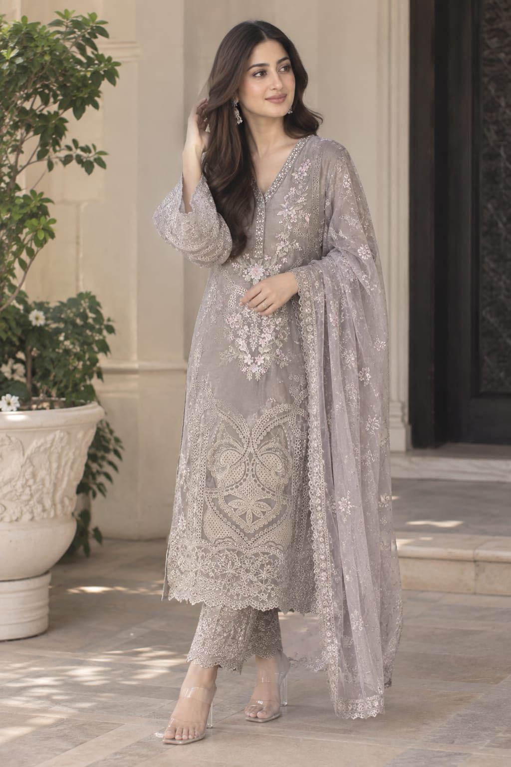 U&I Glamour_ MAUJ-E-SABA